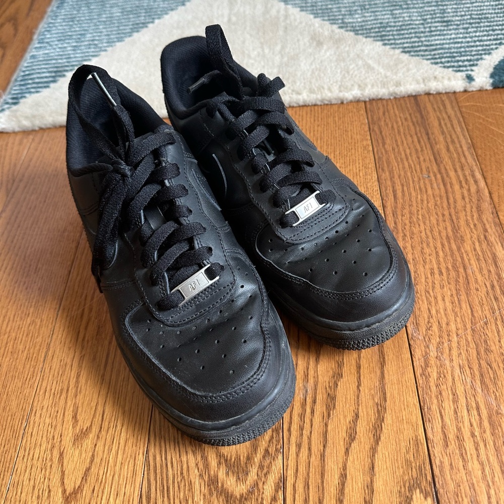 Nike AirForce 1 Sneakers - Black
